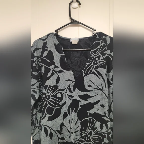 Sun Mode California Women's Floral Black and Gray Tunic Top Size Large - Picture 2 of 4